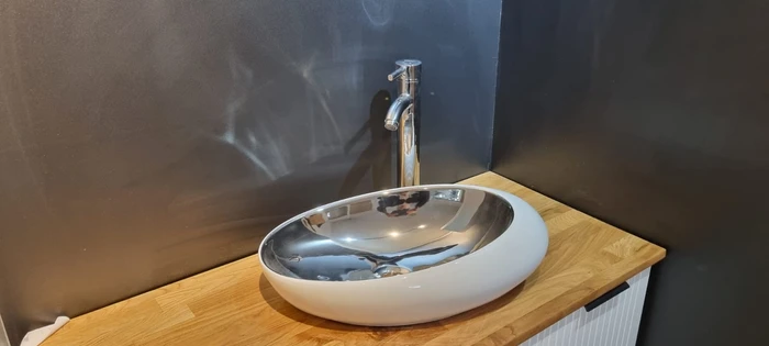 לבן בשילוב מבריק 47x30