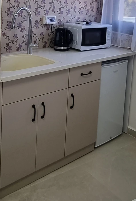 מטבחון קלסי עם צבע מוקה [סהרה}